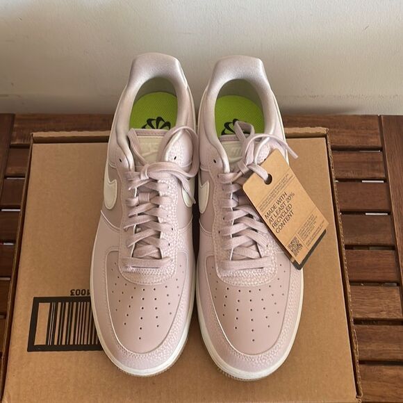 Nike Air Force 1 Low 07 Platinum Violet/Light Bone US Women 10.5/UK8(FN6326-001) - Picture 4 of 11